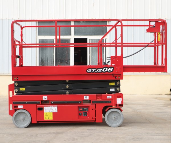 金水自行走升降机